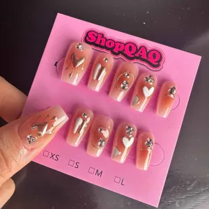 Cozy Heart Autumn/Winter Vibe Press-On Nails - Handcrafted Gel Nails with Heart Design, Reusable and Long-Lasting