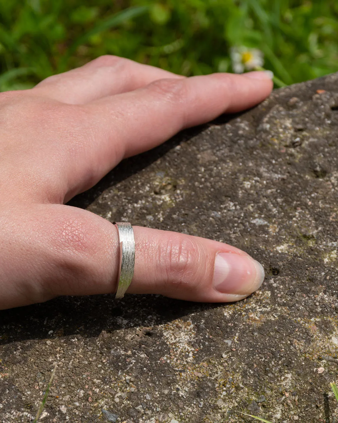I ring textured small
