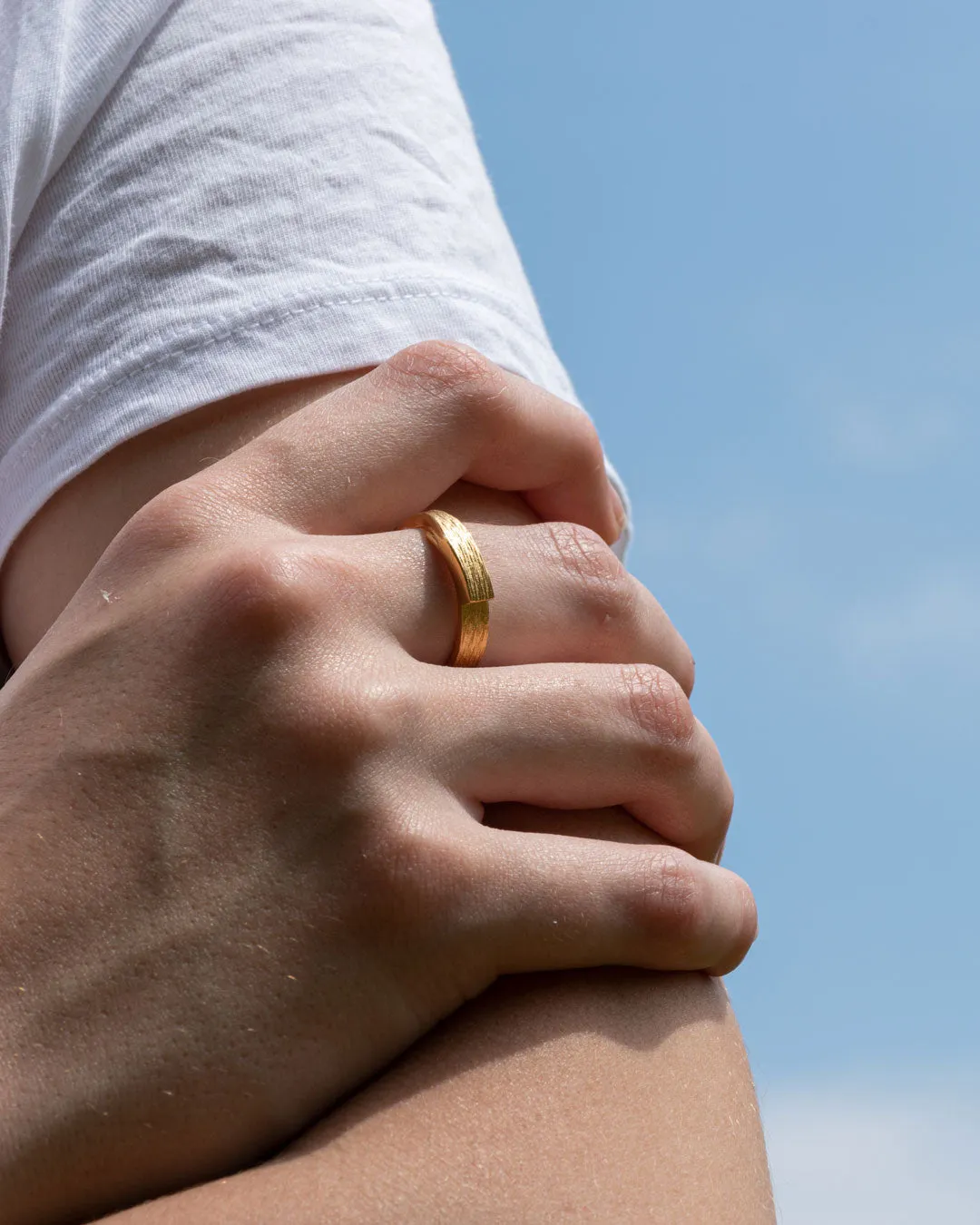 I ring textured small