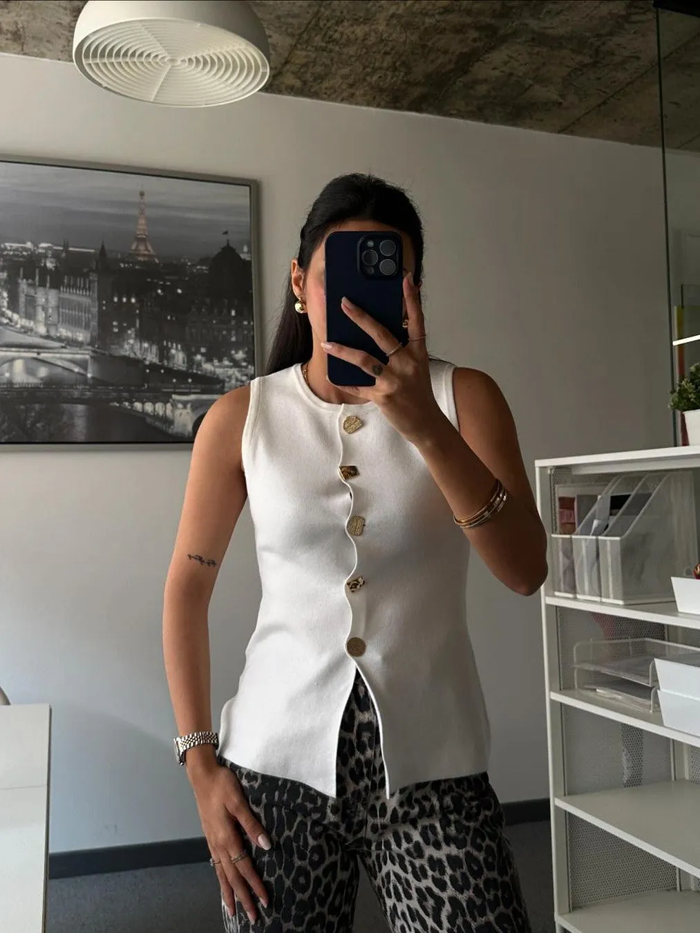 Sleeveless Button-up Vest Top